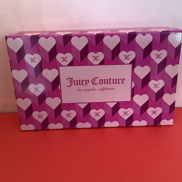 Juicy Couture Free Love Pink Crossbody & Keychain Boxed Gift Set - Picture 4 of 5